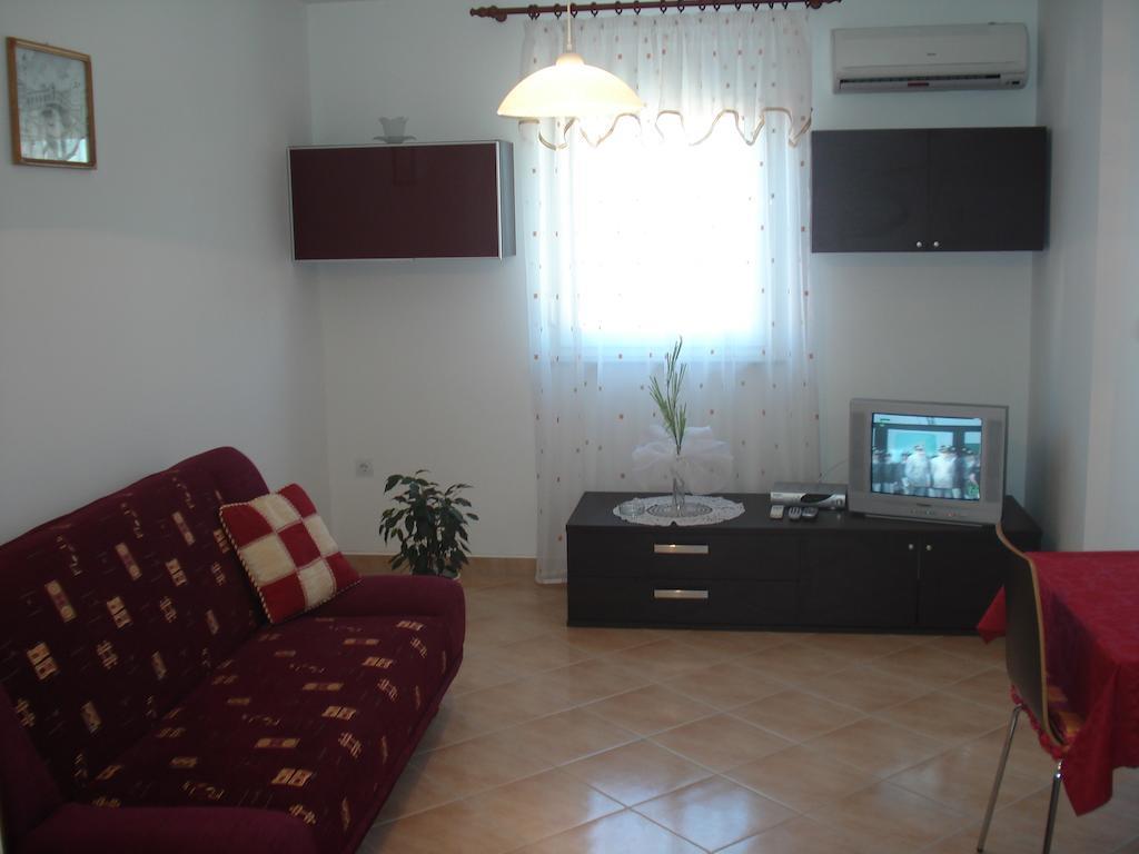 Apartments Buzleta II Fažana Szoba fotó
